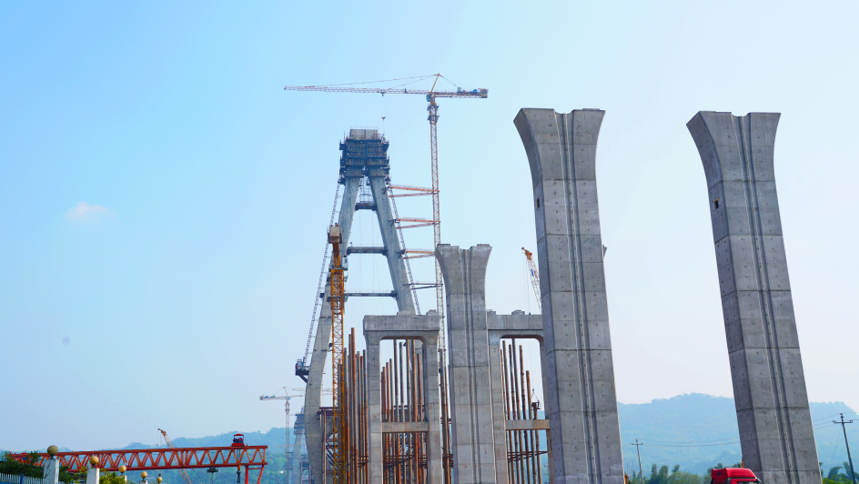 宜宾长江二桥预计年底完成主桥合拢