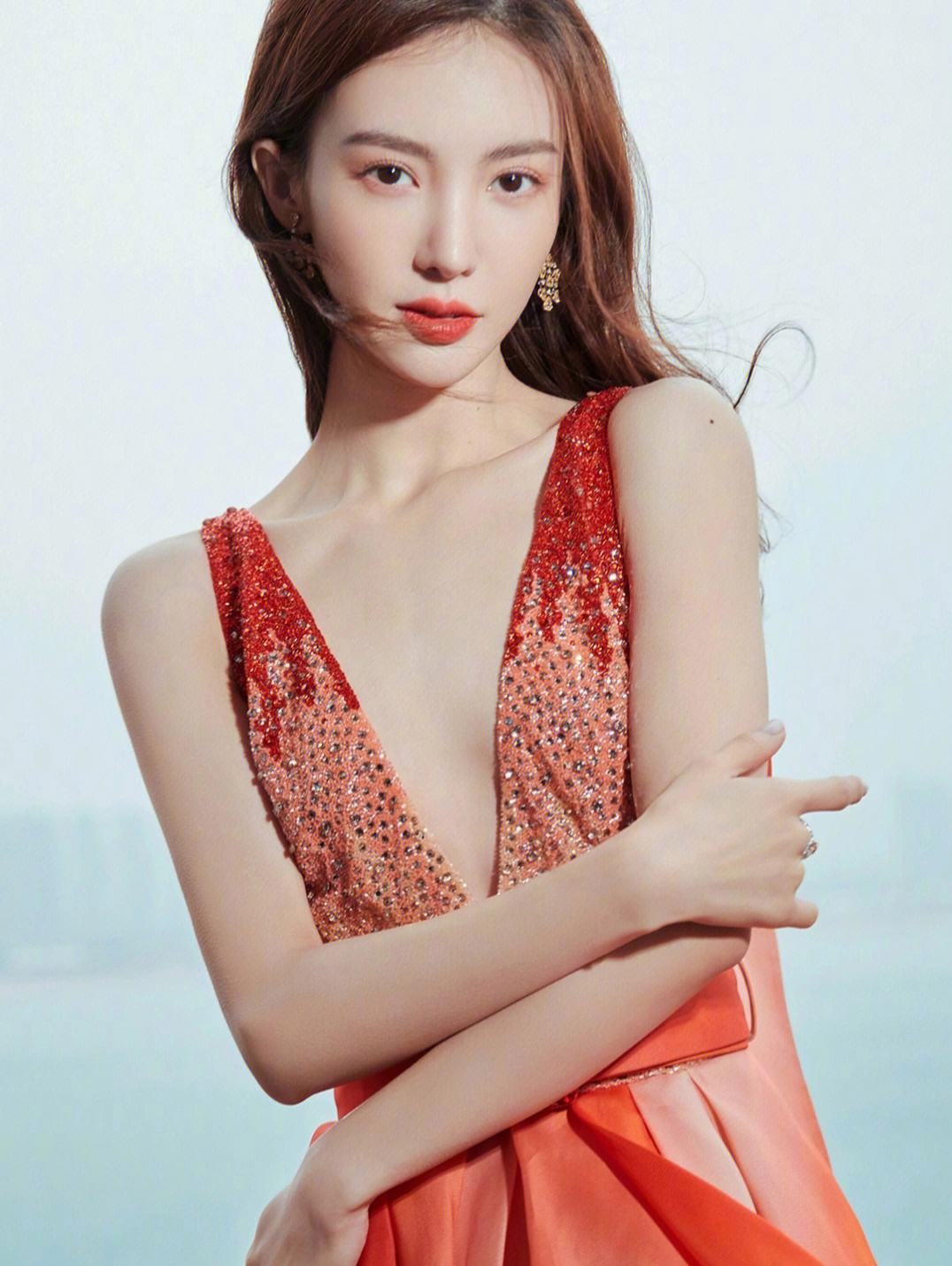 身材好气质佳,火起来的金晨原来穿过这么多的漂亮礼服,不看看吗