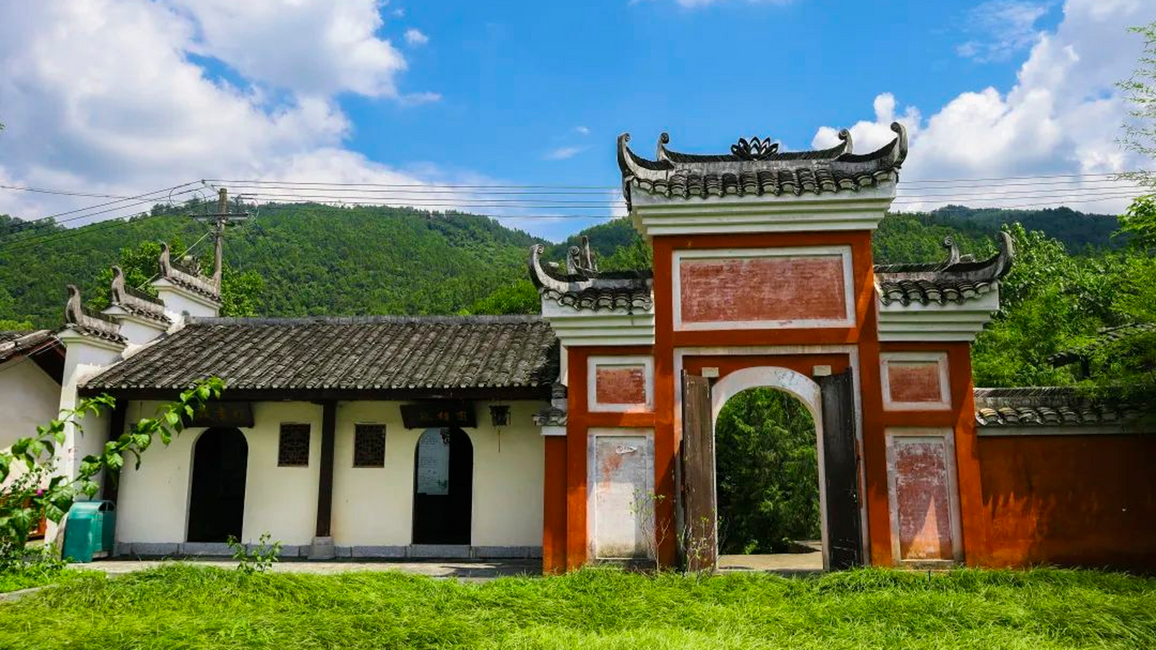 冬日好去处#   尹珍务本堂是位于正安县新洲镇的国家级文物保护单位