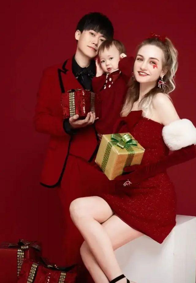 2015年外国超模邂逅厦门小伙,5年后生黑发混血娃:中国基因强大