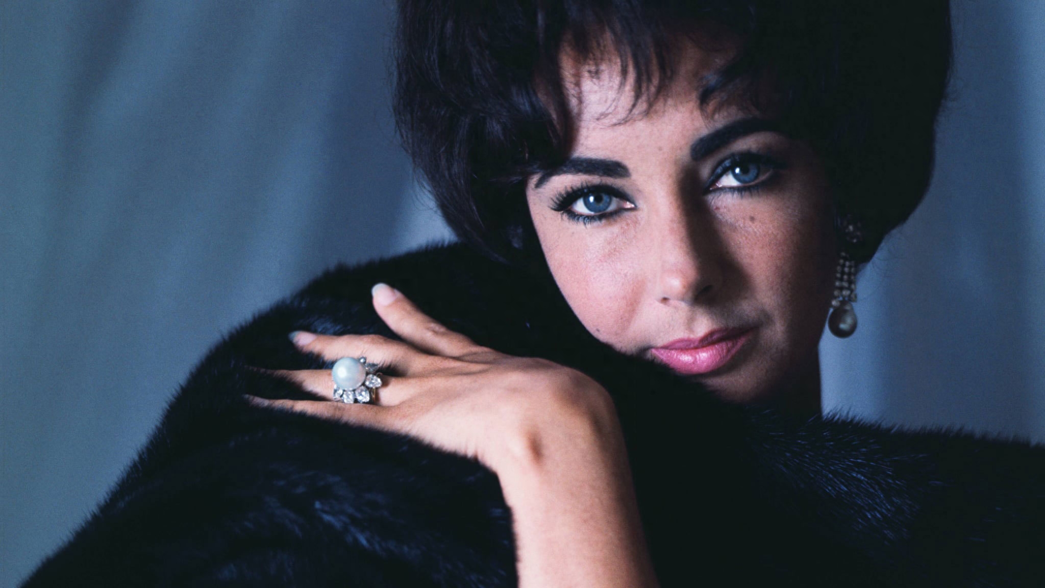 珠宝多得戴不过来?伊丽莎白·泰勒壕无人性的10件珠宝