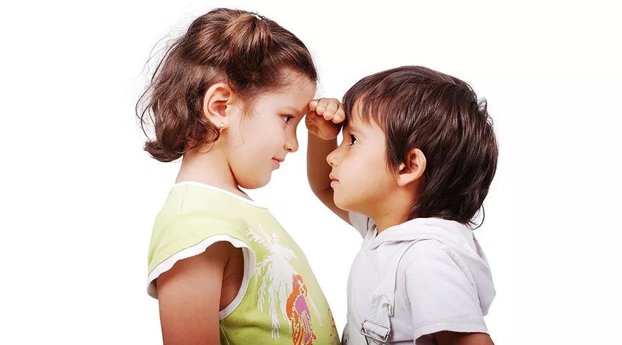 孩子长得比同龄人矮是为啥?可能只是发育晚,做好这些身高不会低