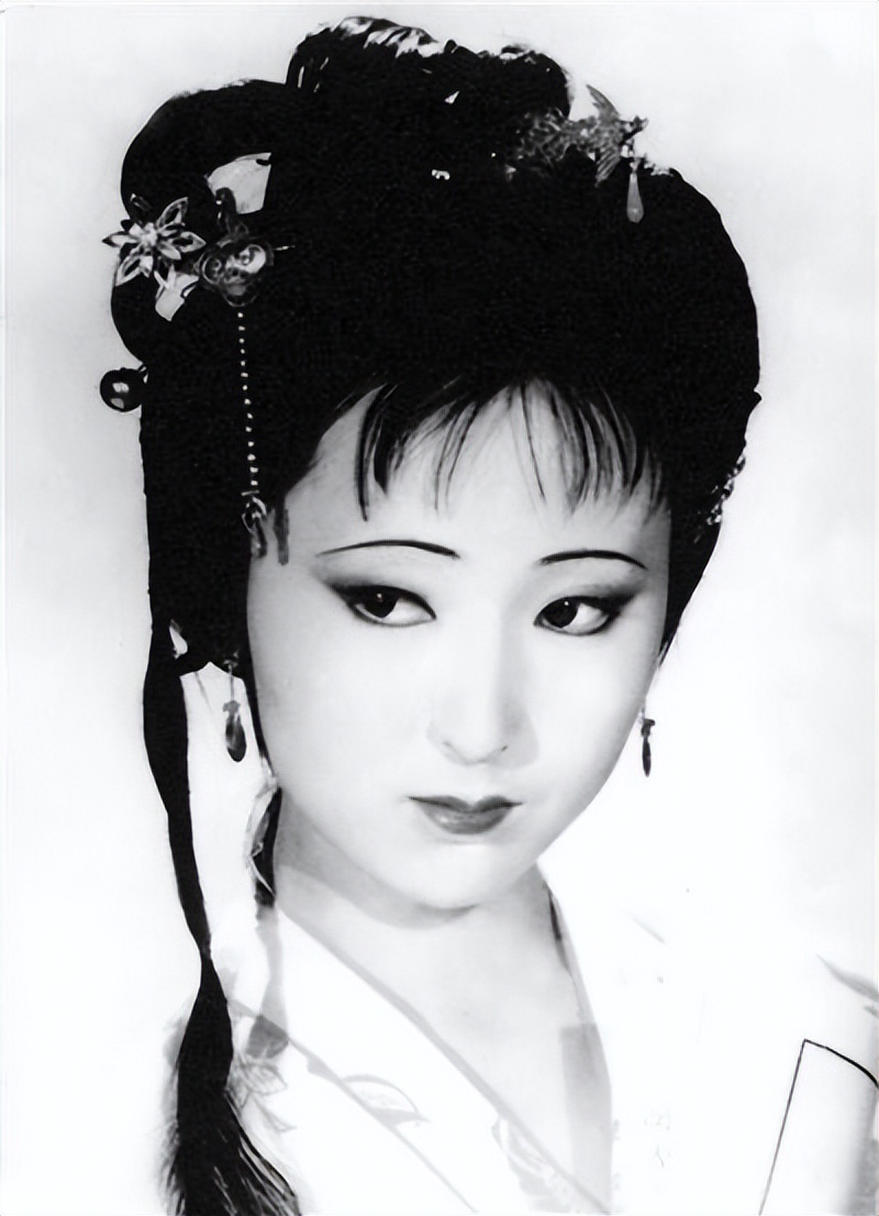 王扶林:陈晓旭脸型不好,也不够漂亮,但80斤和忧郁的气质很难找