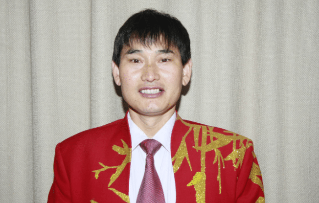 大衣哥成人肉提款机,都是草根,更有钱的王宝强和岳云鹏无此困扰