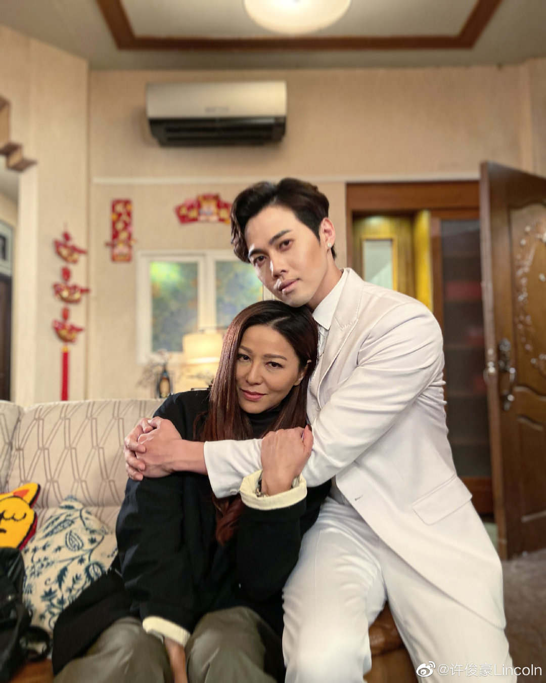 《爱回家》熊尚善玩人鬼恋?男方凭tvb短剧大火,两人不乏亲密戏