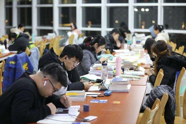 大学生或将迎来"坏消息,预计今年开始实行,学生表示愁眉苦脸