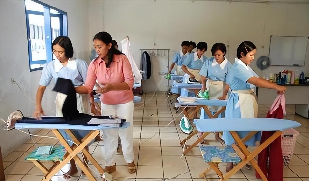 菲律宾也十分重视对于外出做保姆的女性的培训,甚至为了她们,还专门