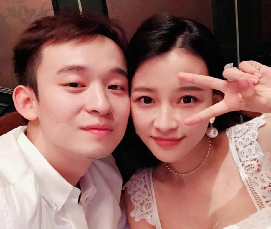 王京花:丈夫是董志华,儿子身家1.6亿,事业家庭两不误