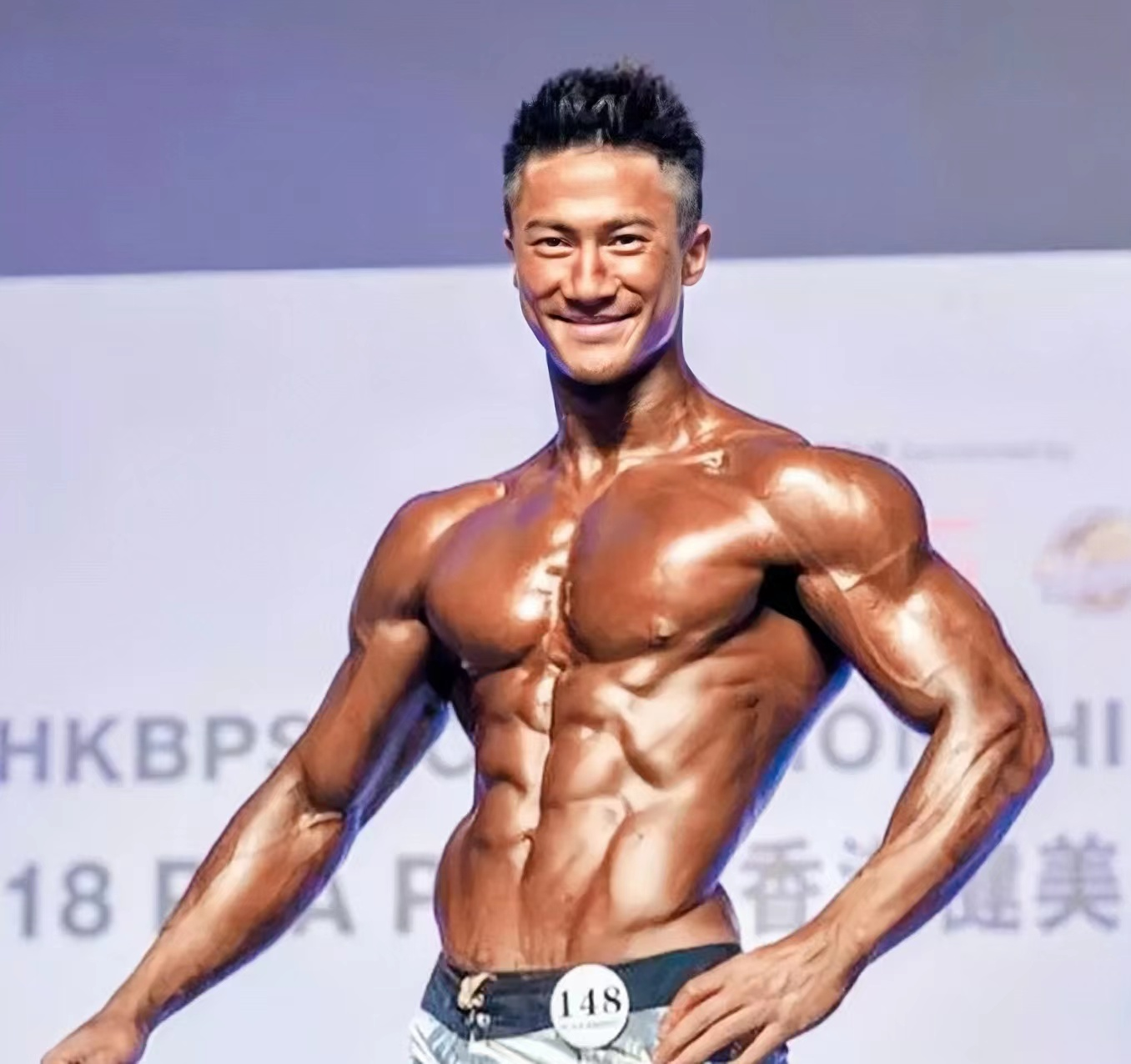 tvb男星郭子豪演技爆发!演第三者奸到出汁,肌肉发达是健美冠军