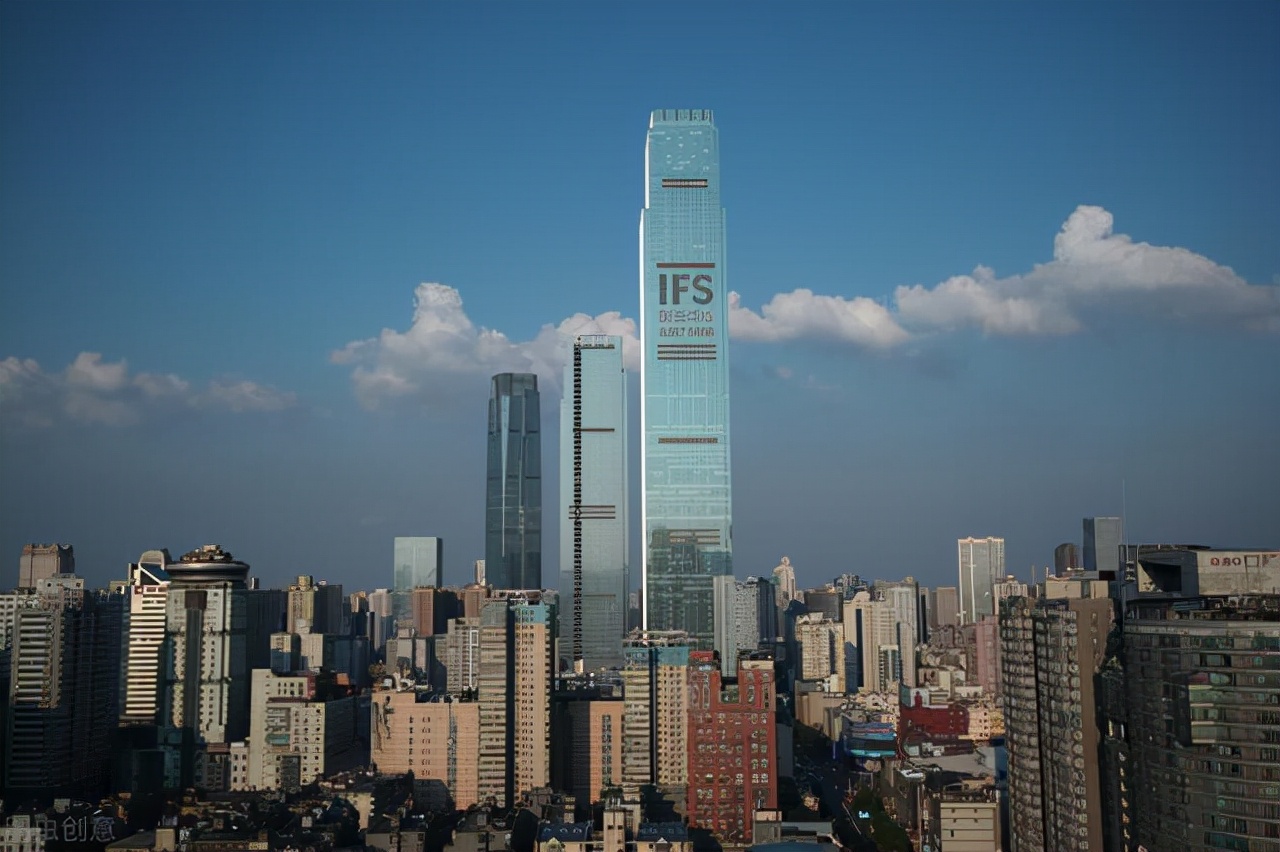 长沙ifs大厦投资超200亿元,t1高452.1米,是湖南省第一高楼.