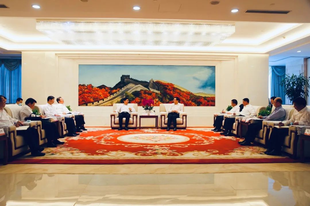 中国建材集团与中国石化集团举行高层合作会谈