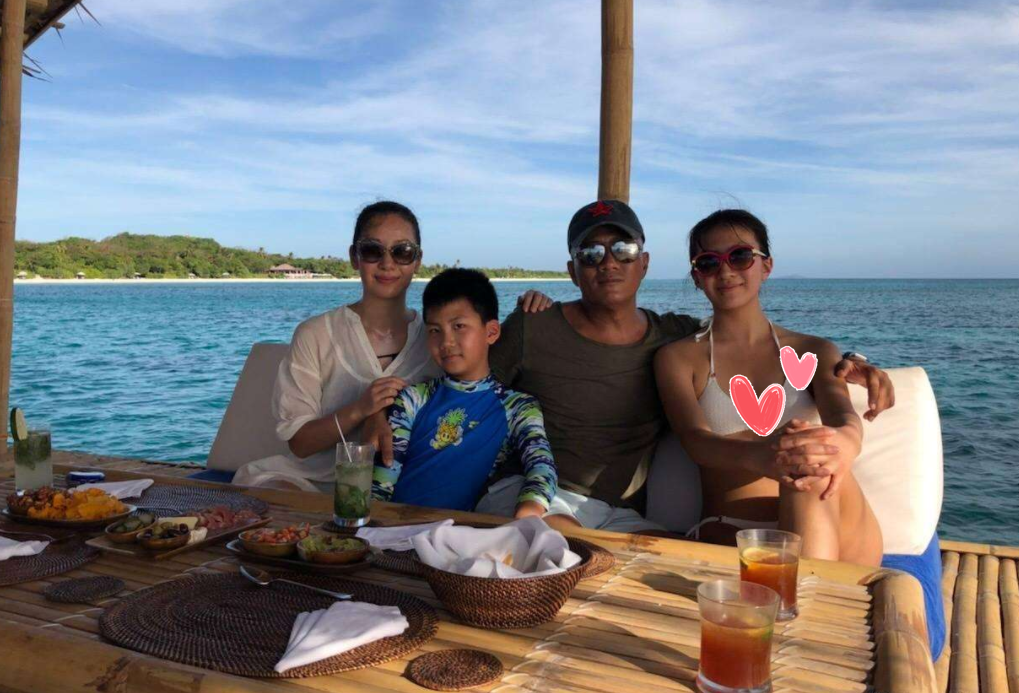 有种"高高在上"叫胡军女儿,19岁身高接近185,意外撞脸江疏影