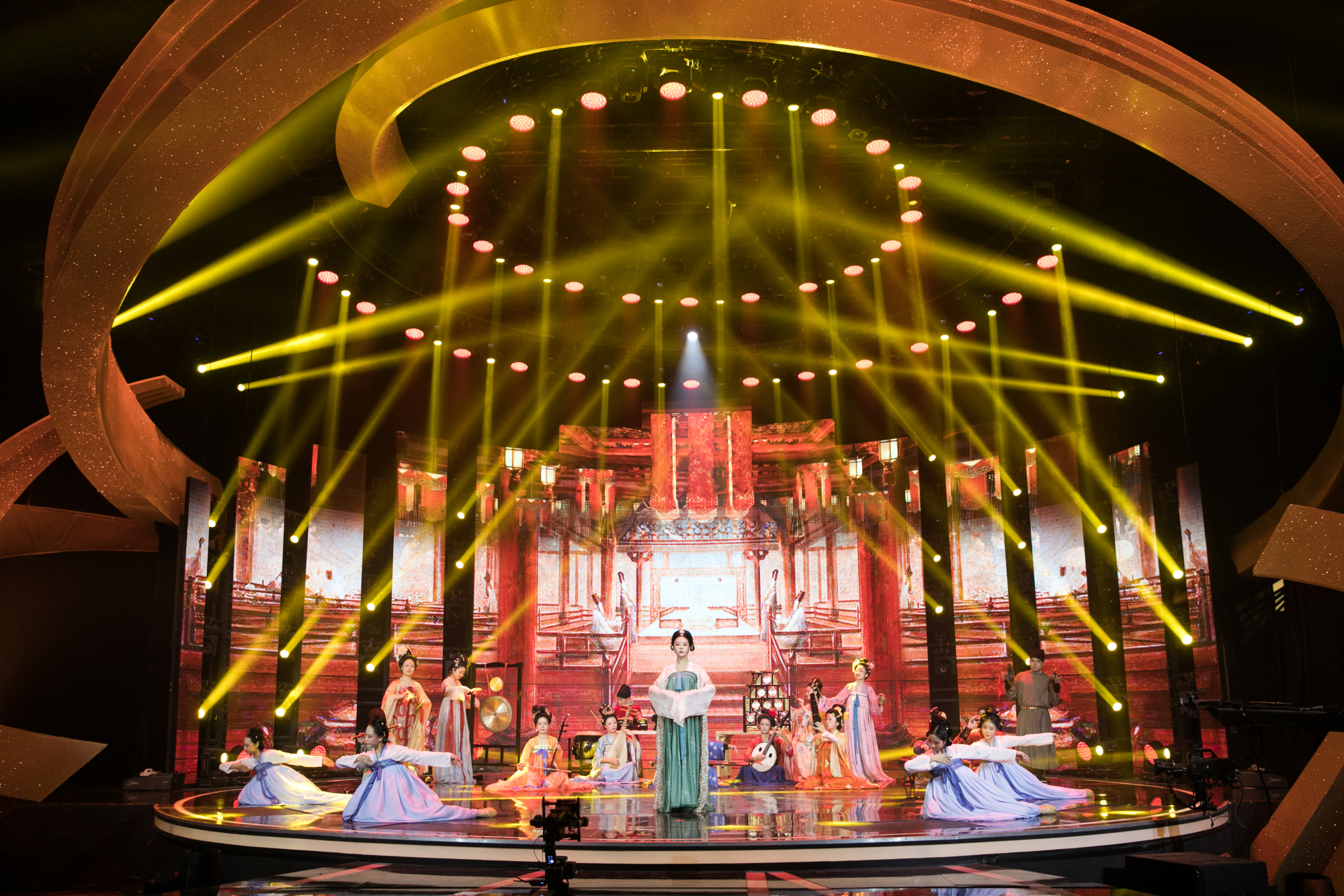 西安鼓乐登上央视《非常传奇》硕士,博士组团展现长安传统文化