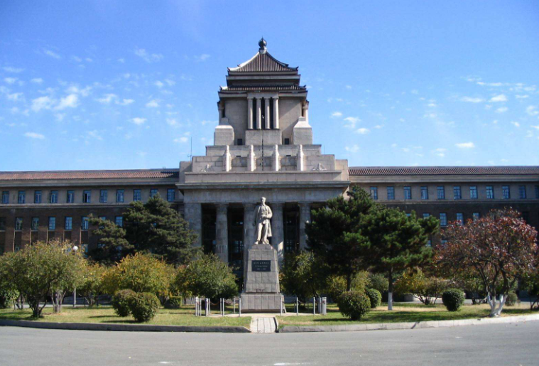 临床医学高校金字塔已更新,上交大和浙大平分秋色,同济稍有逊色