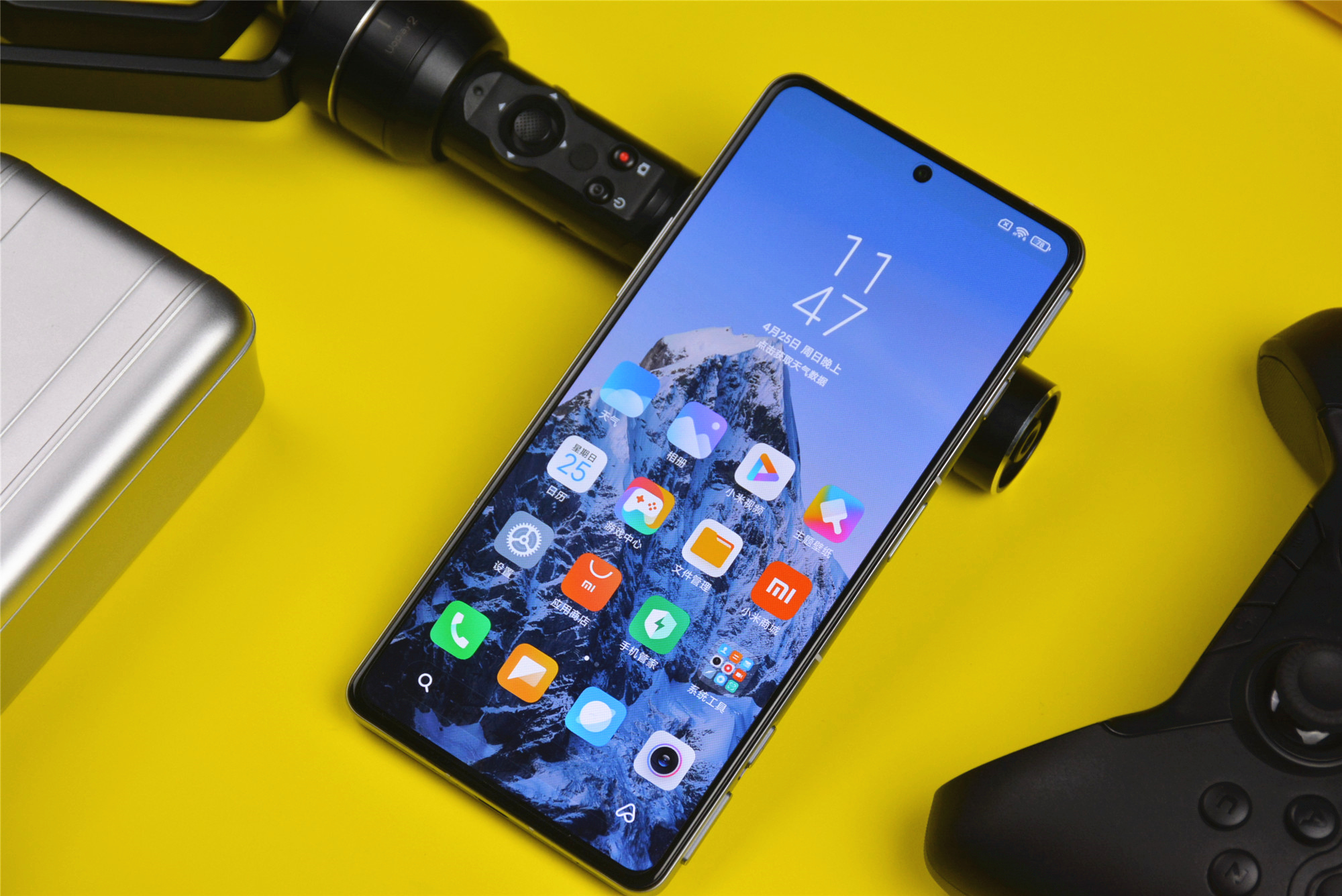 柔性屏 cop封装,5065mah 金属中框,顶配12 256gb降至1869元!