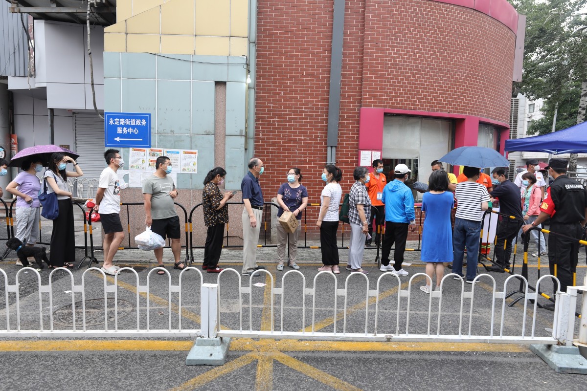 推荐直击！玉泉东市场周边社区解除封闭管控，居民出行