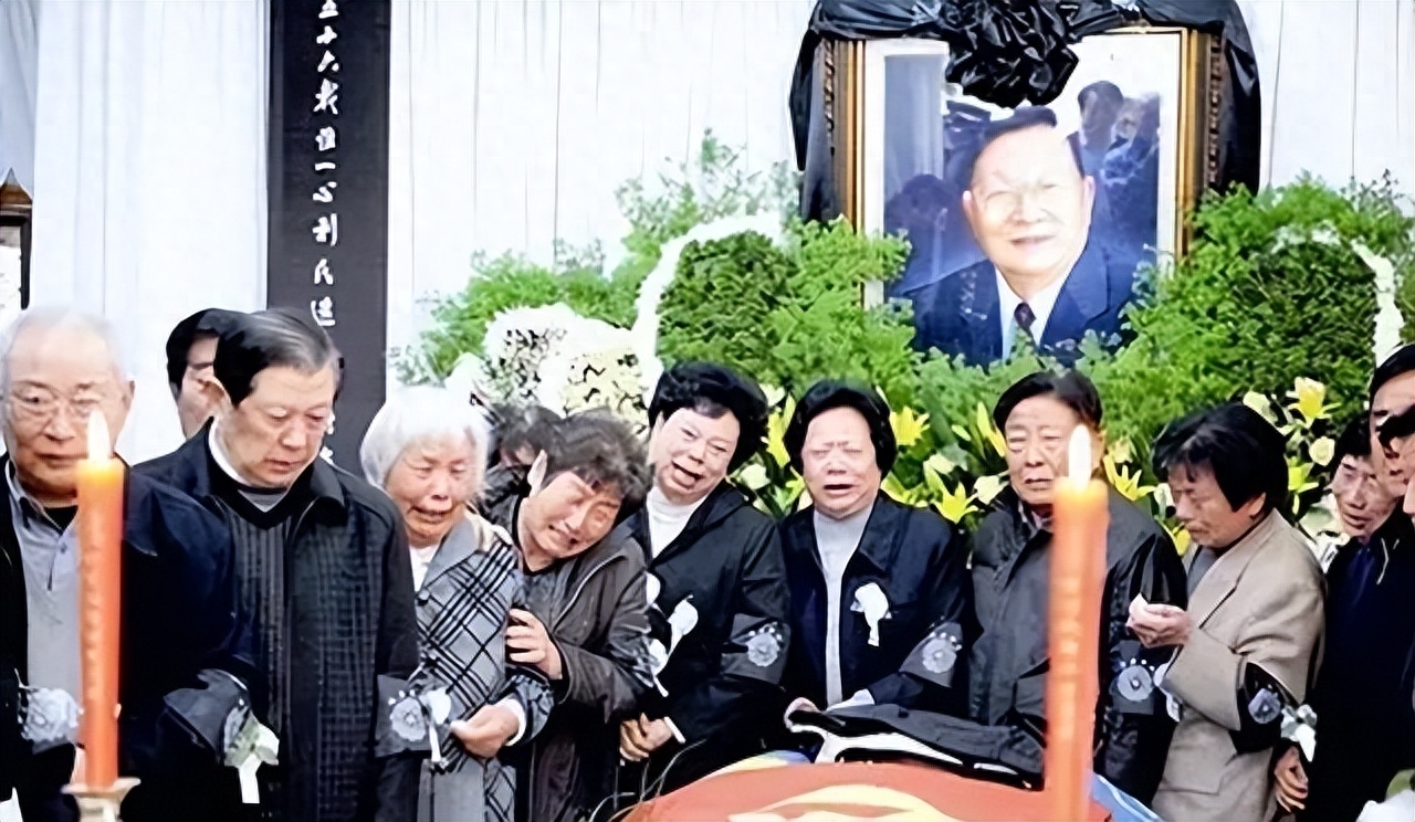 负债400亿人均欠1300万吴仁宝去世10年后华西村怎么样了