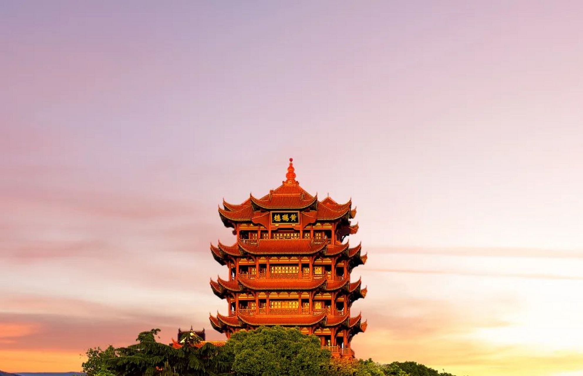 95天下第一楼——黄鹤楼  黄鹤楼,始于三国,名扬四海,靠的就是那份