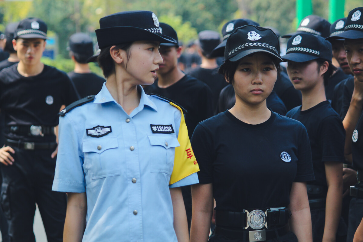 湖北警官学院军训图片