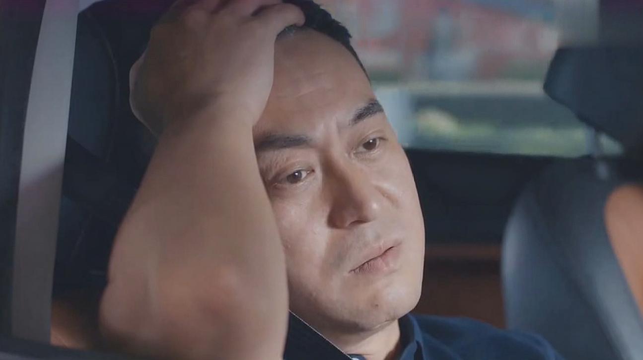 回顾张嘉译婚变?王海燕深夜发文:多年婚姻一团散沙一