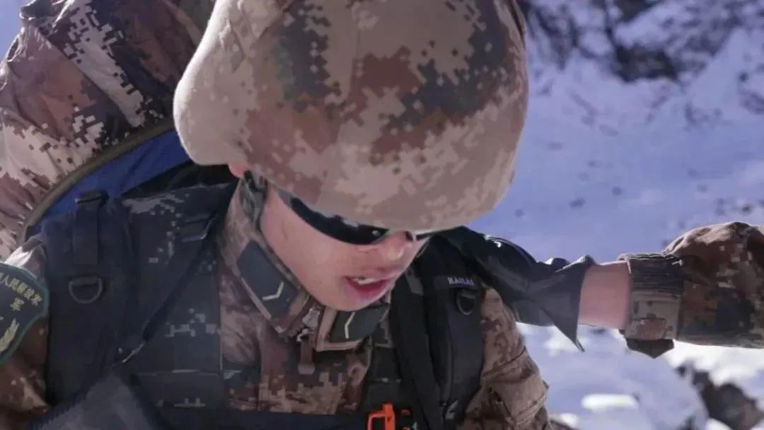 二次入伍的边防战士黄彪成为家乡青年好榜样