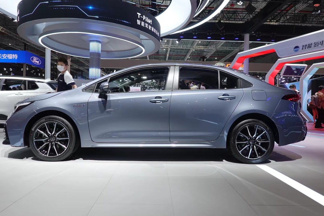 2023上海车展丨第五代智能电混双擎系统 广汽丰田全新雷凌亮相