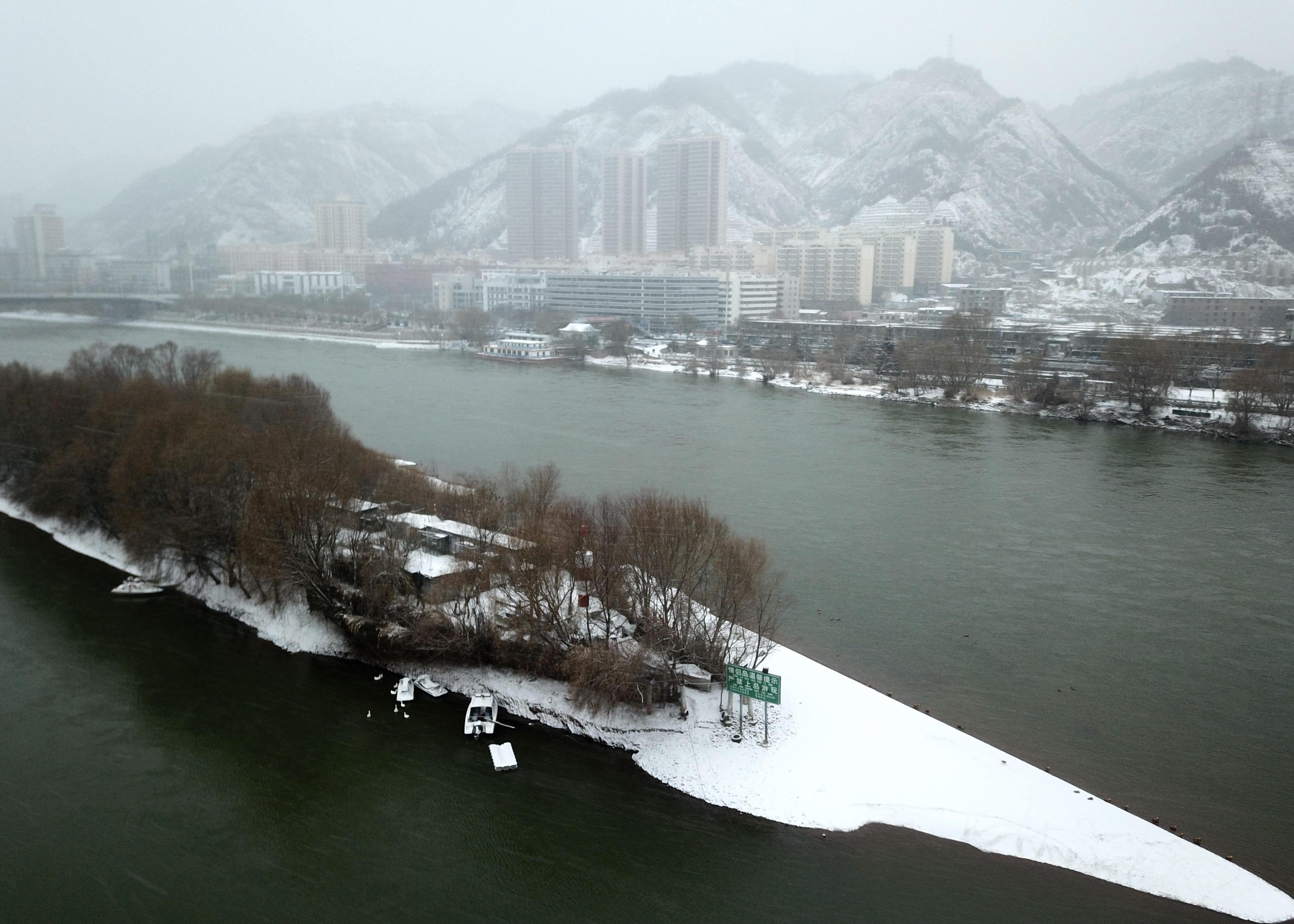 兰州下雪图片真实图片