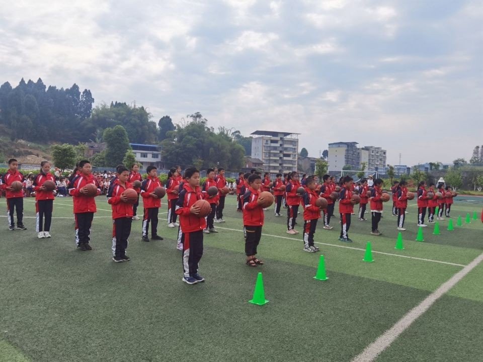 宜宾市叙州区柳嘉镇第二小学校举行第七届春季运动会