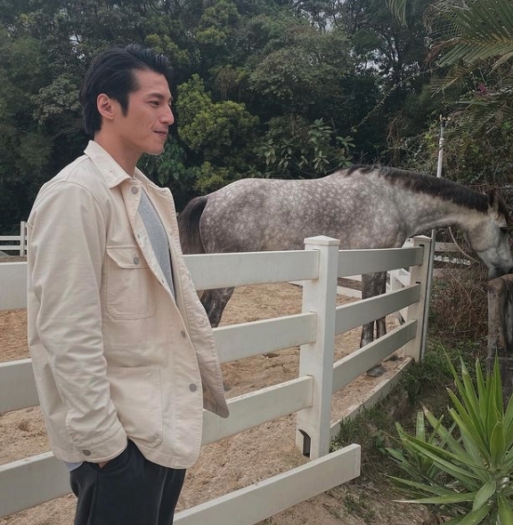 何超莲的旧爱黄俊豪与关之琳及香港女首富聚会