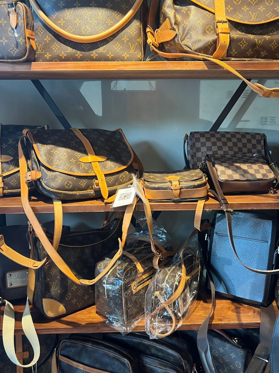 摊牌了 香奈儿薯条包不到1000买的95 鼓楼一家不起眼的中古店 一个