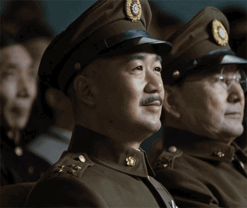 是不看剧只看眼神,可以立马get到对方想要传达的情感,之前张国立的