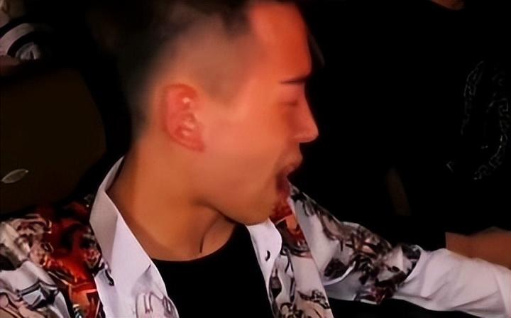 作为老人的爱孙,奶奶对王志宇宠爱到了几乎有求必应的地步,在老人看来