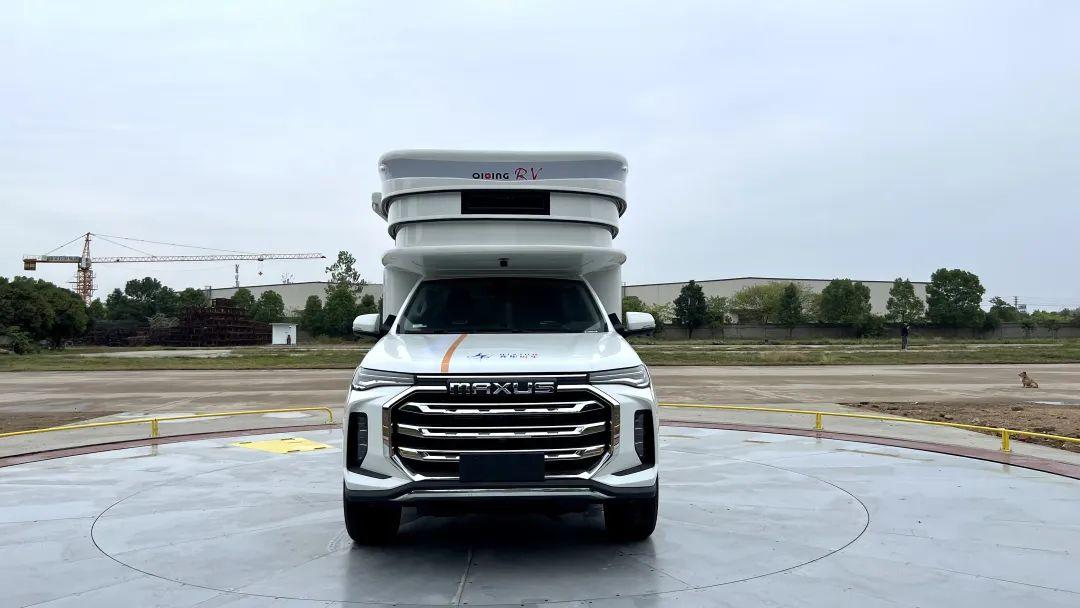 齐星大通t90皮卡房车 硬升顶结构 轻松下地库 高质量旅居空间