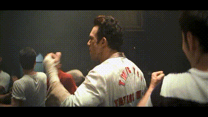 看看《叶问2》的boss龙卷风,只靠身体素质,心态极差还没有武德