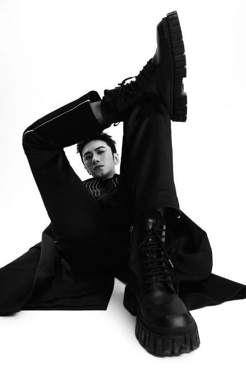 肖顺尧|没想到你是这样的笛飞声 阿飞黑白壁纸双手奉上 荷尔蒙爆棚