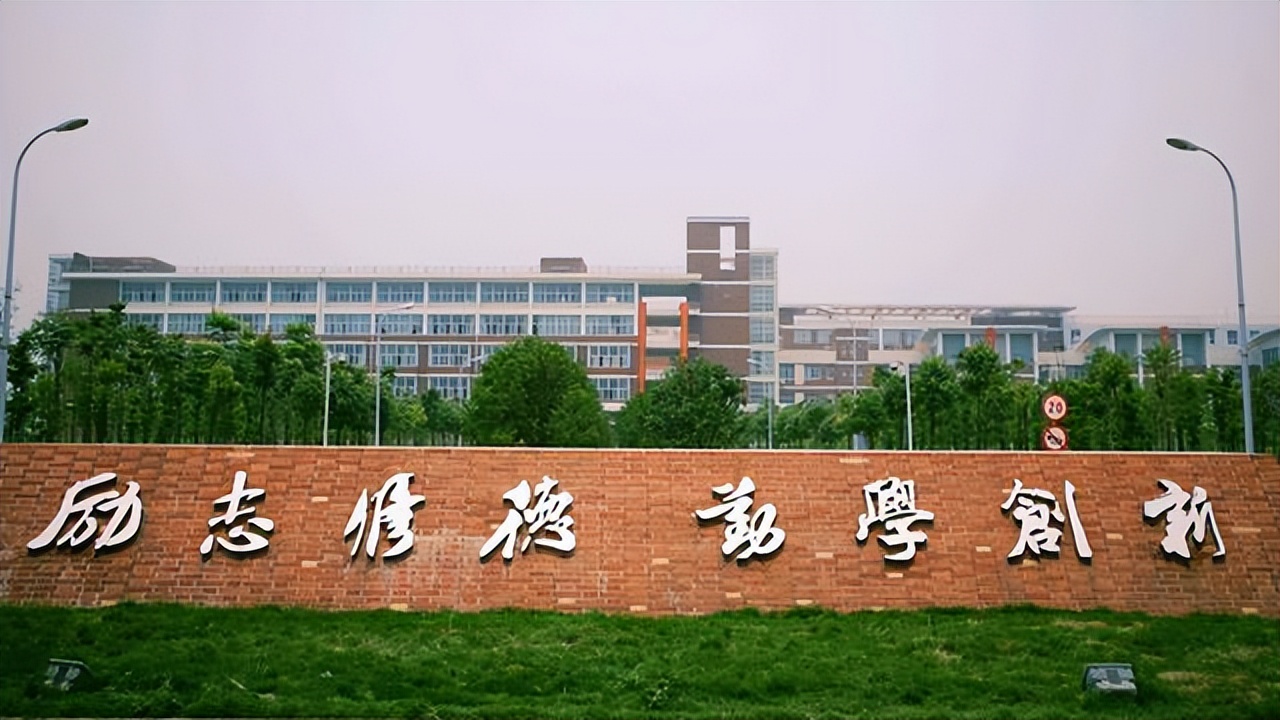 福建三本大学"最美"女老师,长相酷似林黛玉,学生们都"爱"了