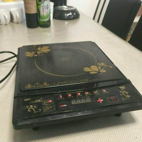 电磁炉加热一会就停怎么处理?