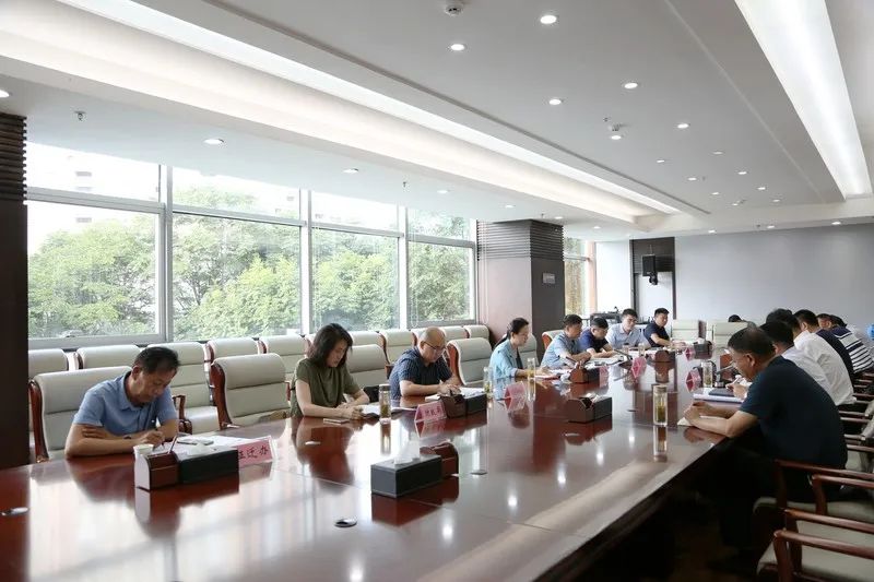 程晓醒主持召开颍上县重点项目要素保障会商2023年第40次会议