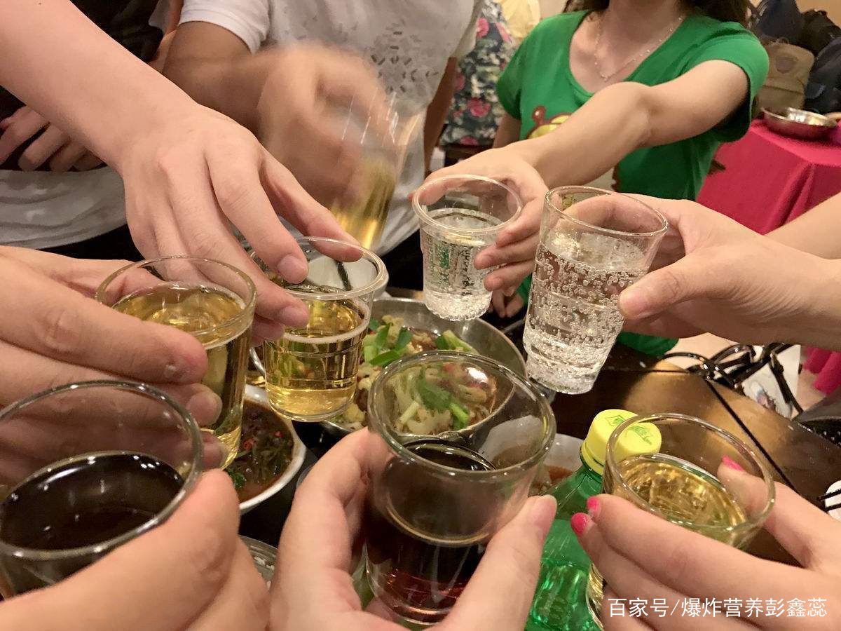 喝红酒会胖吗(喝红酒会胖吗晚上)