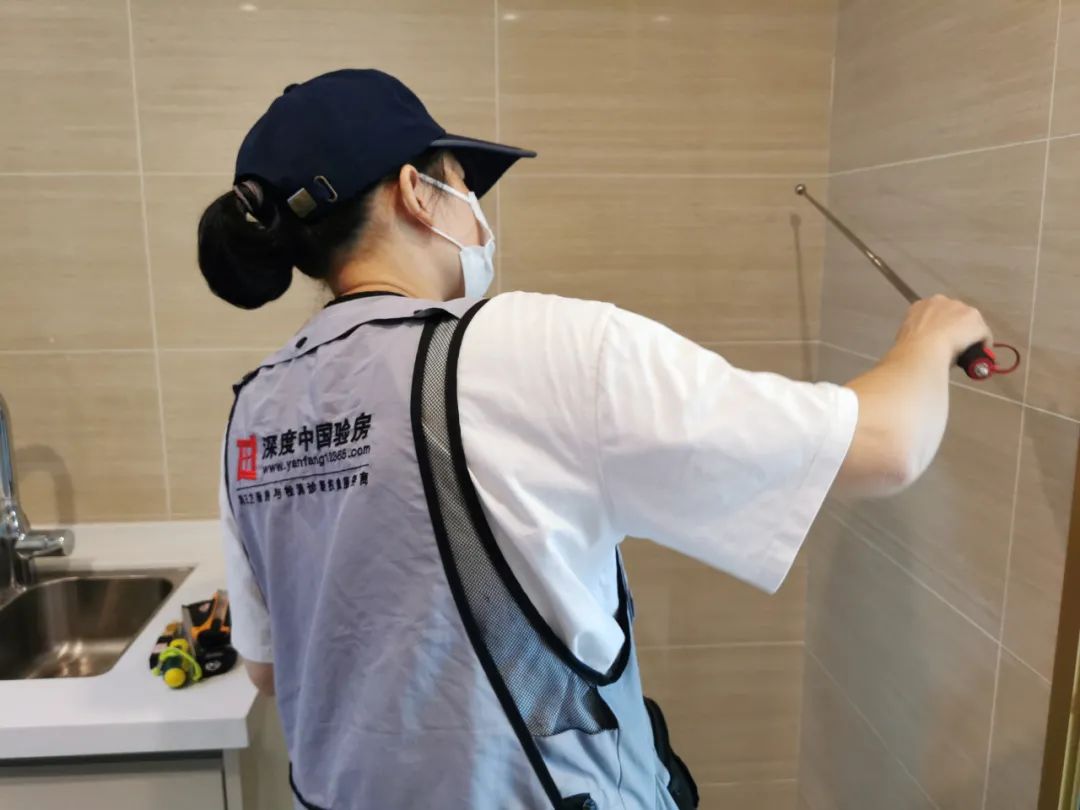 从医学到金融再到建筑,她是验房师里的「跨界达人」