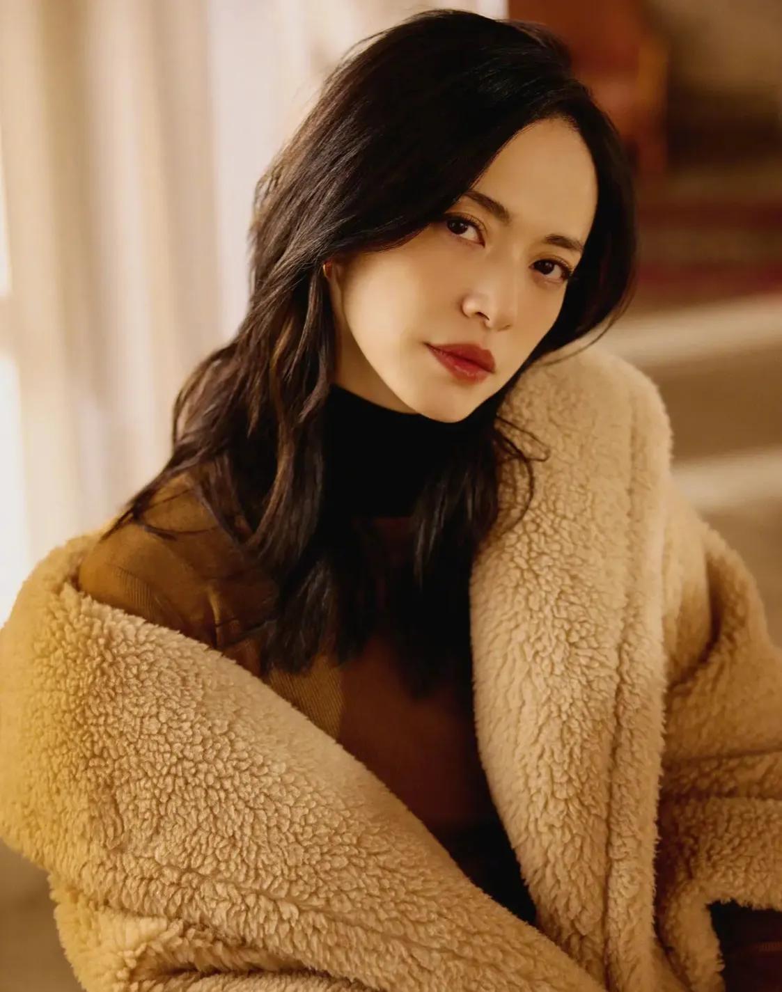 某二字女演员被曝隐婚,对外称单身隐瞒真实年龄,喜欢搞剧组夫妻