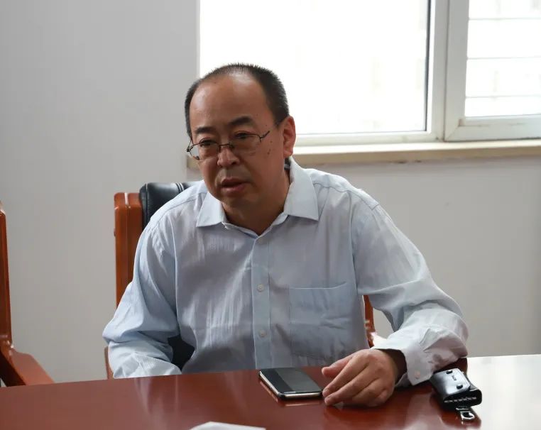 院领导欢送李玉东同志赴喀麦隆执行援外医疗任务