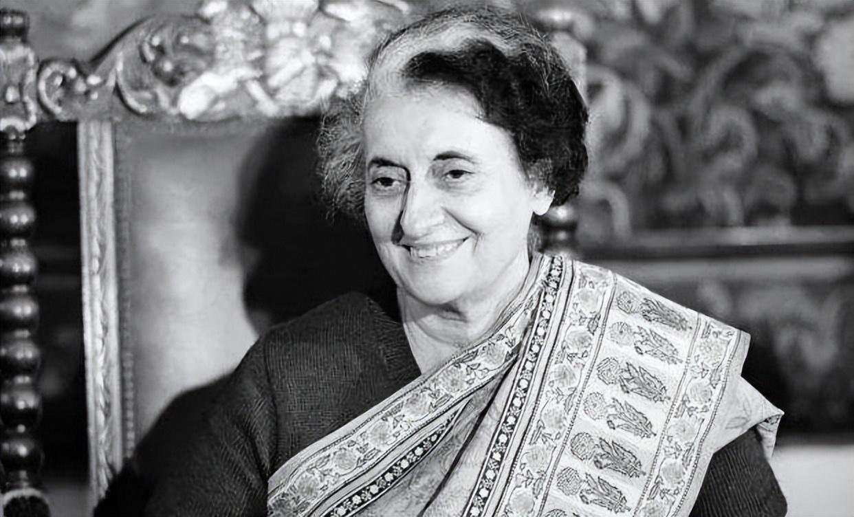 印度第一位女总理英迪拉:阉割400万男性,67岁被贴身侍卫枪杀