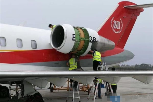 刘强东买飞机花4亿,能容纳18人开party,富豪为何都买私人飞机?