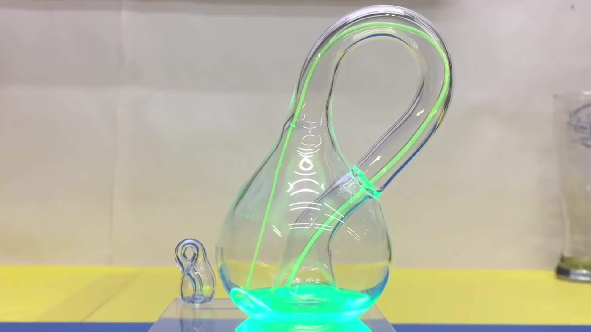 "克莱因瓶"是什么原理?不断往瓶内加水,为何永远也装不满!