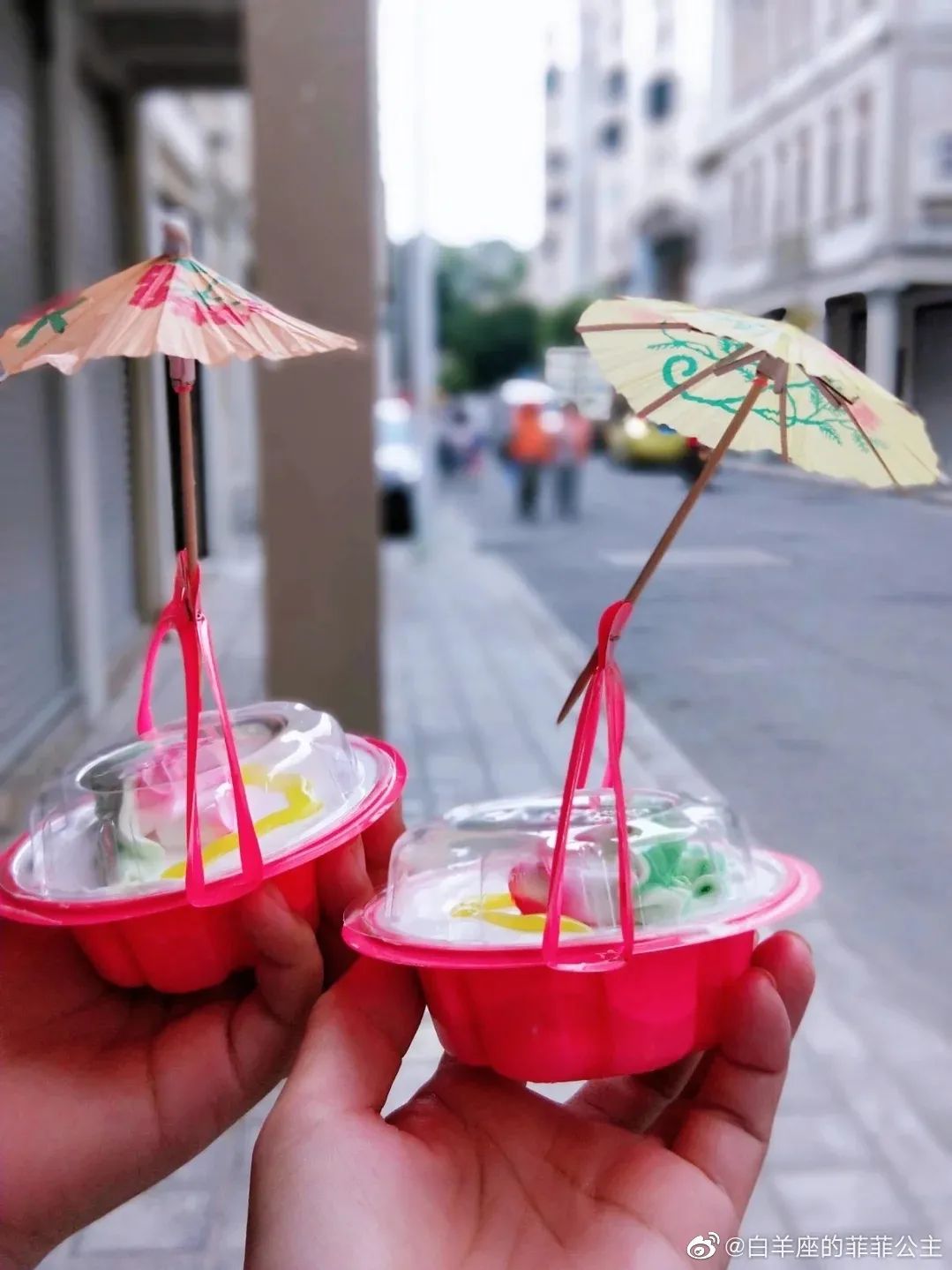 童年蛋糕上的小纸伞究竟有什么来头?