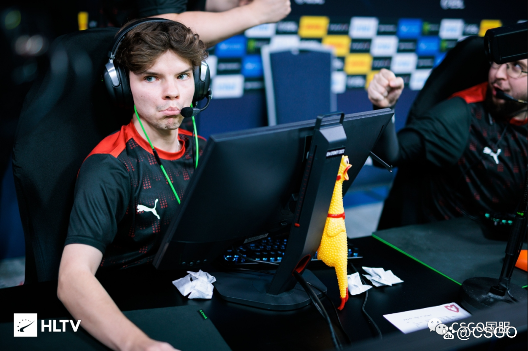 【世界第一Vitality首日双败回家!今天LVG与C9、NaVi与FaZe生死战】