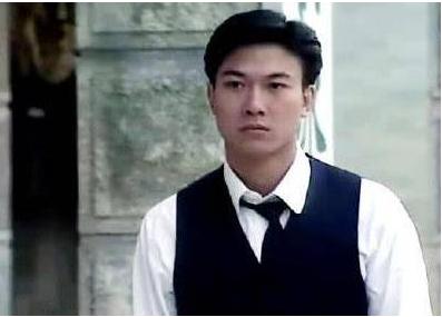 巅峰时胜过李连杰,周润发给做配,钱小豪最终却因特殊癖好毁前程