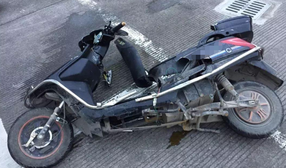 结婚彩礼一分不给,我陪嫁旧电动车,婆婆砸烂:"摔出200万"