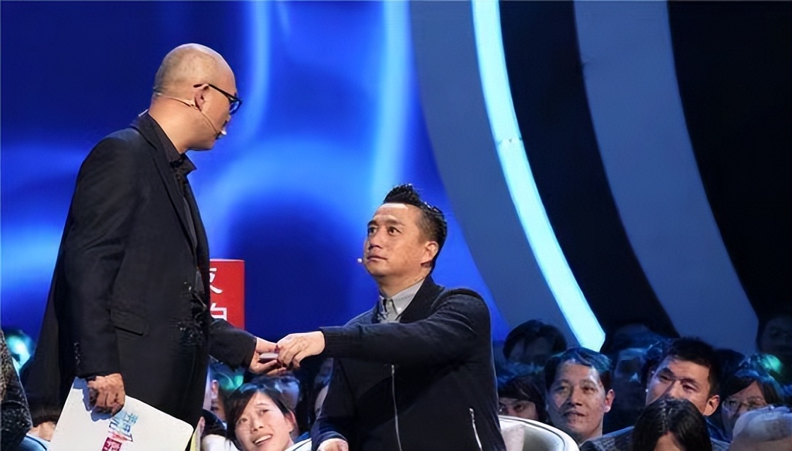 同是《非诚勿扰》主持人,把孟非和乐嘉一对比,差距就出来了